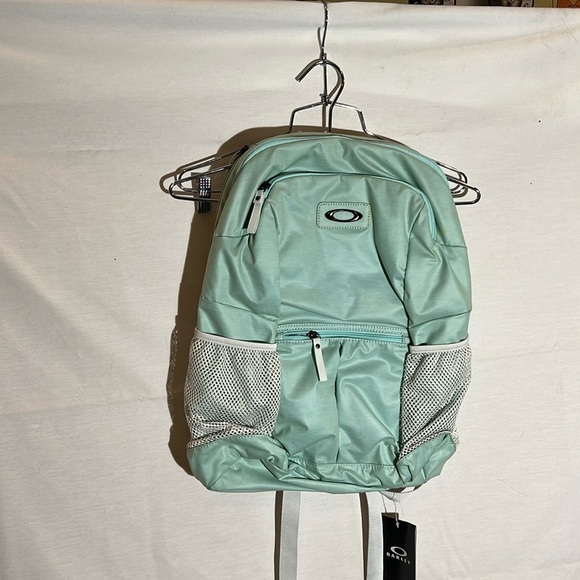 Oakley Women’s Backpack - Picture 1 of 4